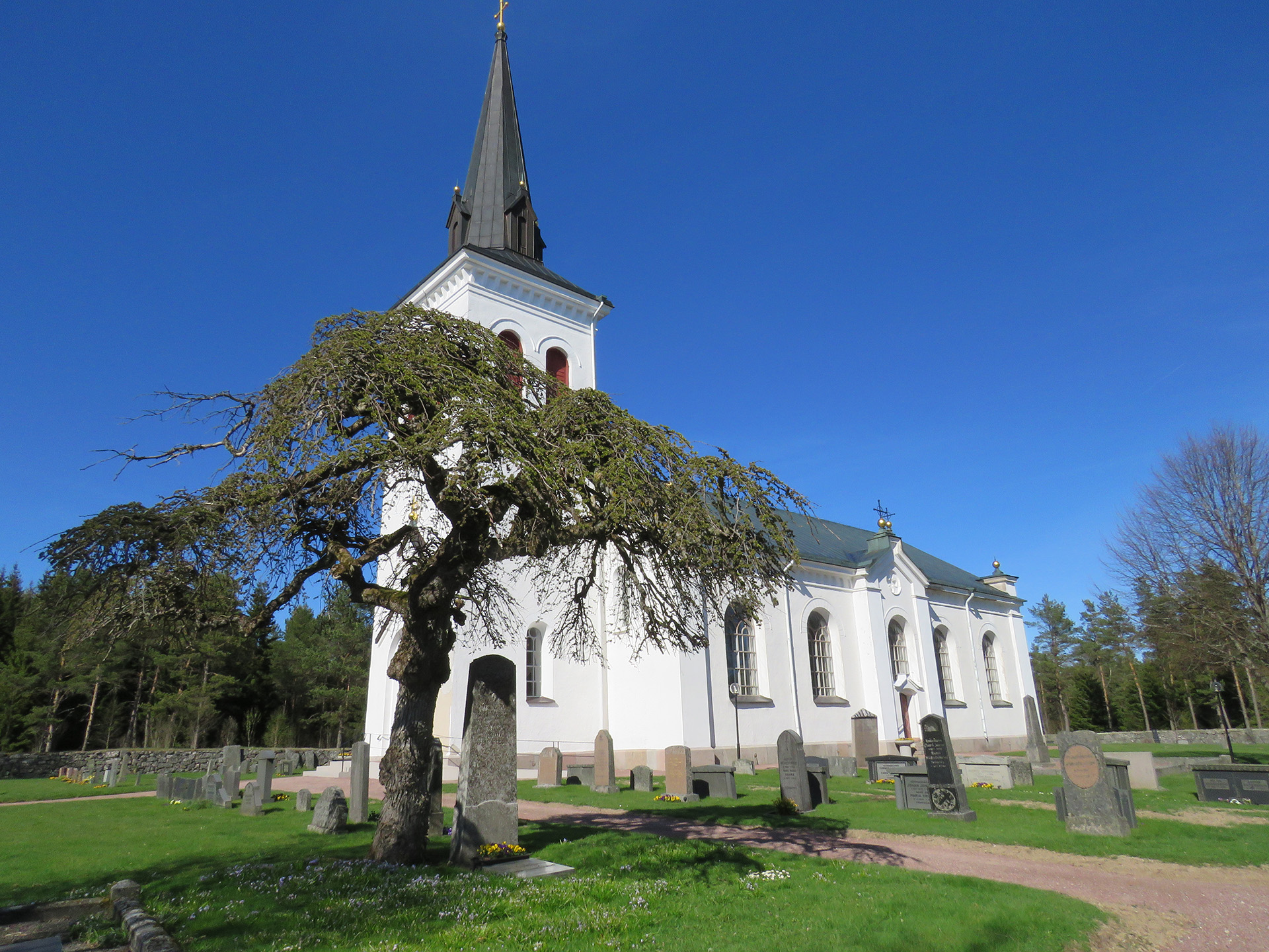 Almesåkra Kyrka